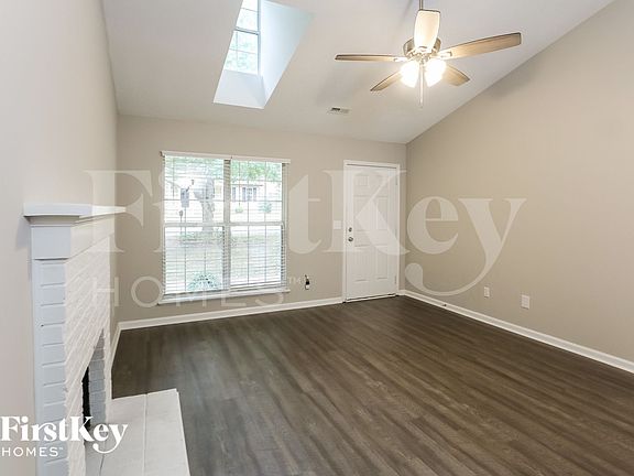 3rd image of 204 Coventry Dr