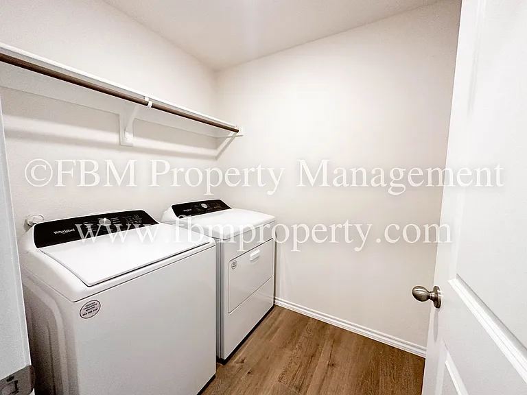 864 Keystone Ct — Photo 19