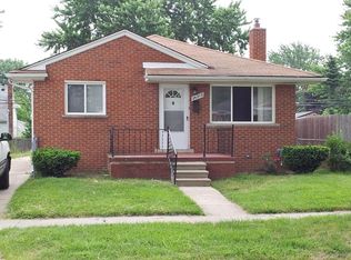 24916 Saxony Ave, Eastpointe, MI 48021