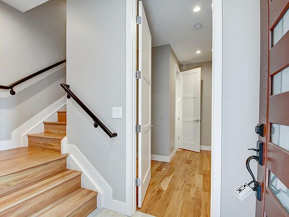 5th image of 1805 Grove St