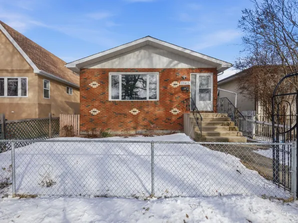 11915 92nd St NW, Edmonton, AB T5G 1A7