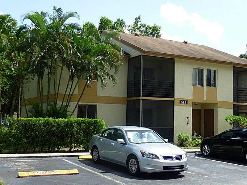 1st image of 514 Gardens Dr APT 101