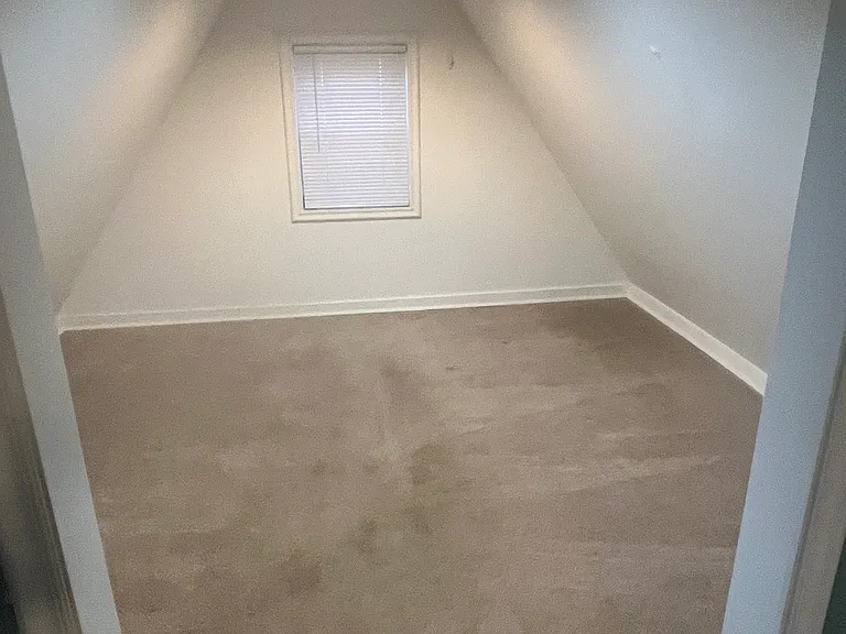 5140 Pinkney St — Photo 11