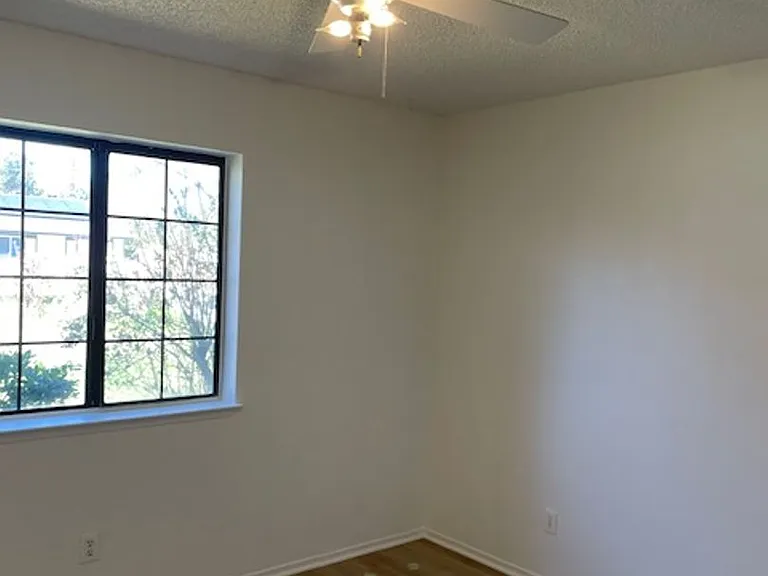 21300 Santa Barbara Dr — Photo 5