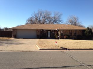 154 Regency Dr, Clinton, OK 73601