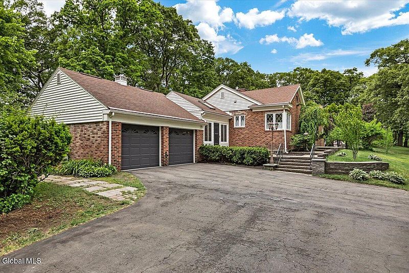 3rd image of 222 Van Rensselaer Boulevard
