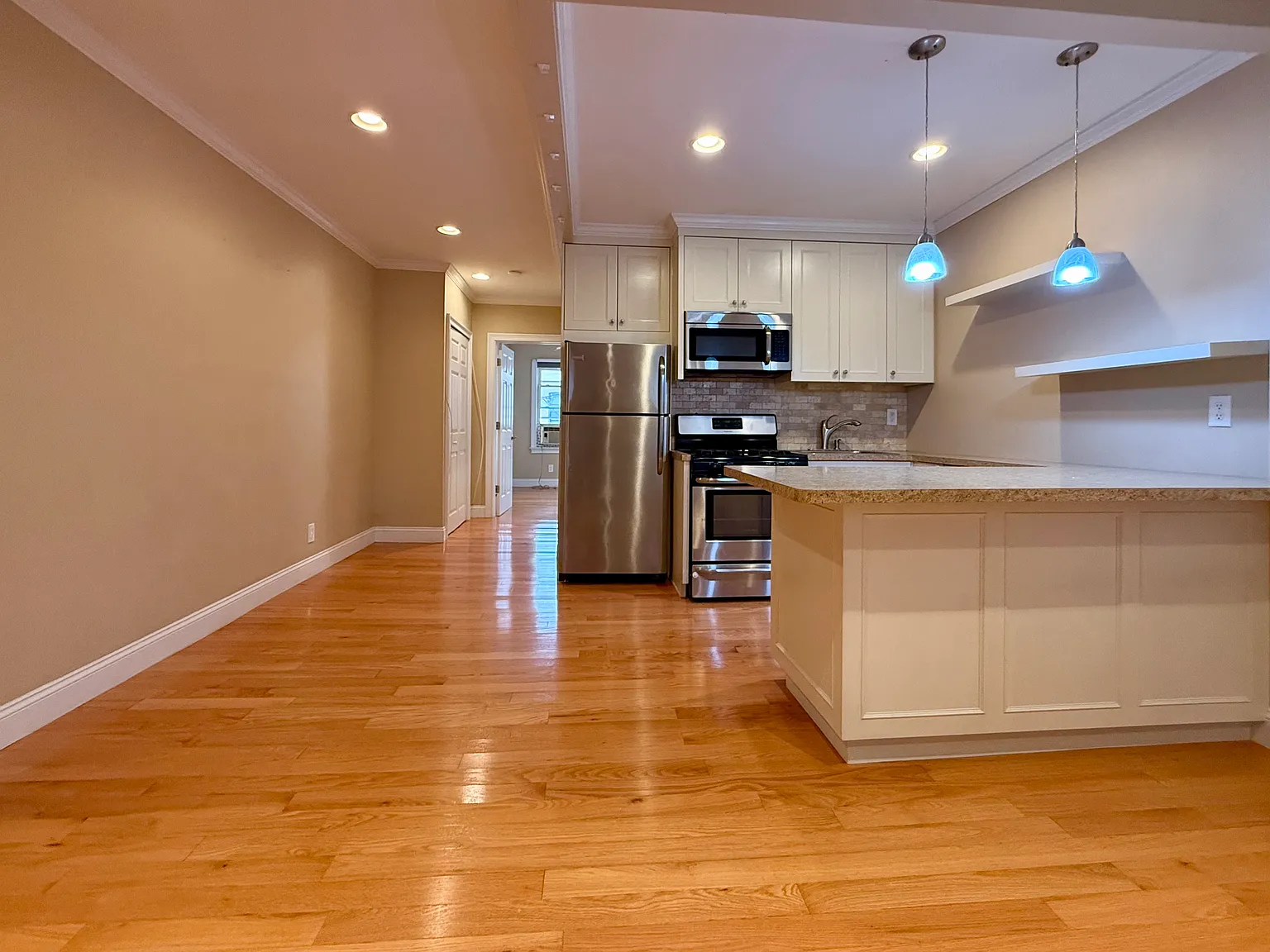 1 bed, 600 sqft, $2,350 — Photo 4