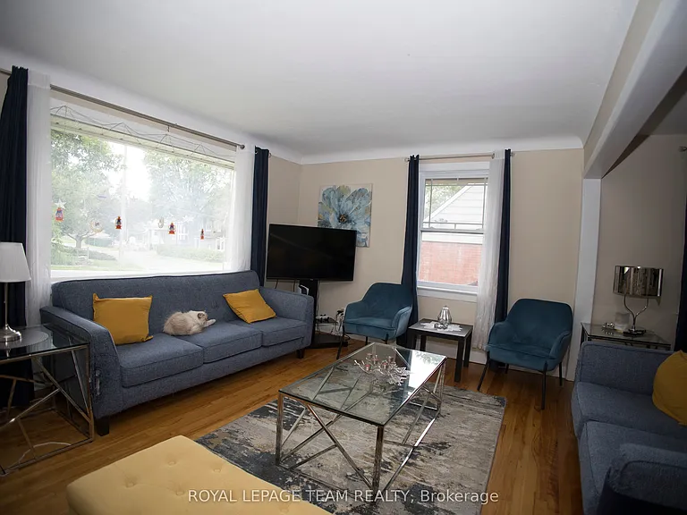 1339 Kilborn Ave — Photo 13