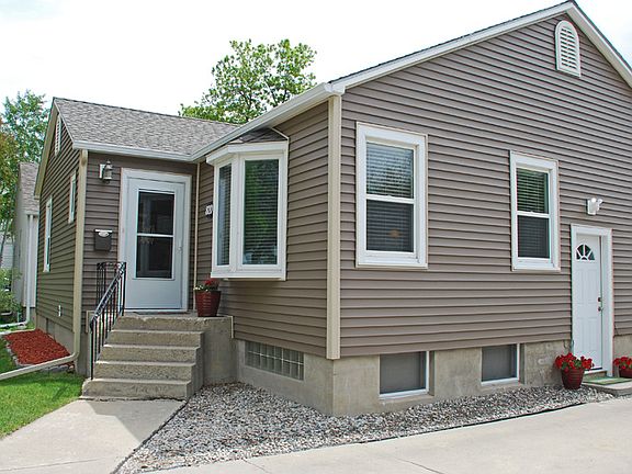 2nd image of 820 Wyoming Ave