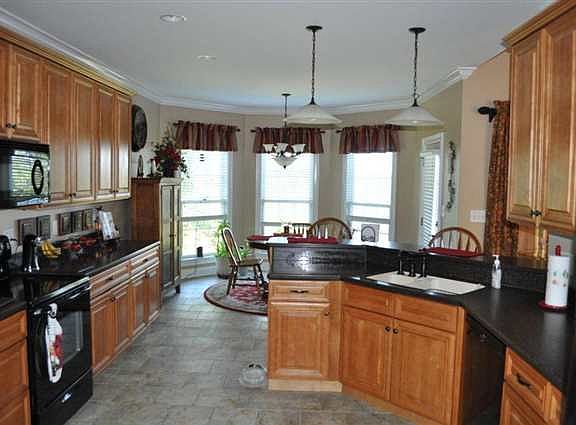 5th image of 392 Covenant Dr NE