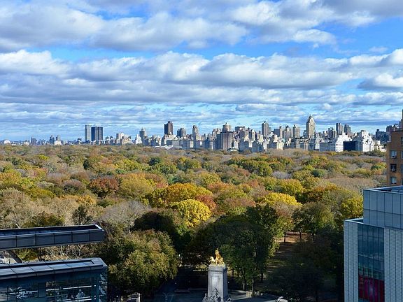 3rd image of 301 W 57th St APT 19B