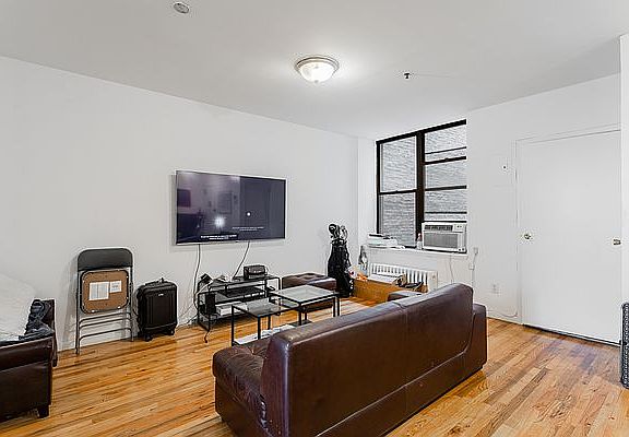 2nd image of 114 E 28th St #3D2