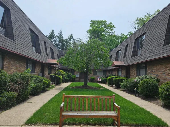 162 Diamond Bridge Ave #11, Hawthorne, NJ 07506