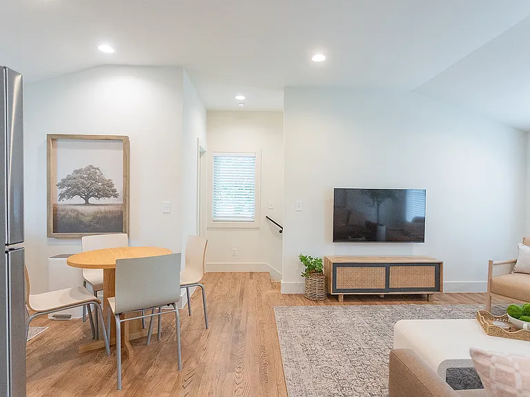 245 S 2nd St #201 — Photo 8