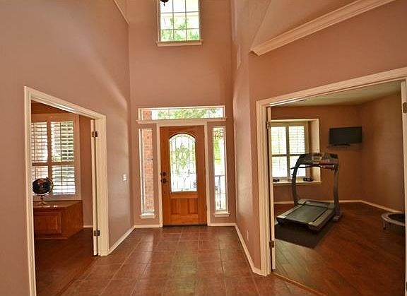 4th image of 3988 Lord Byron Cir