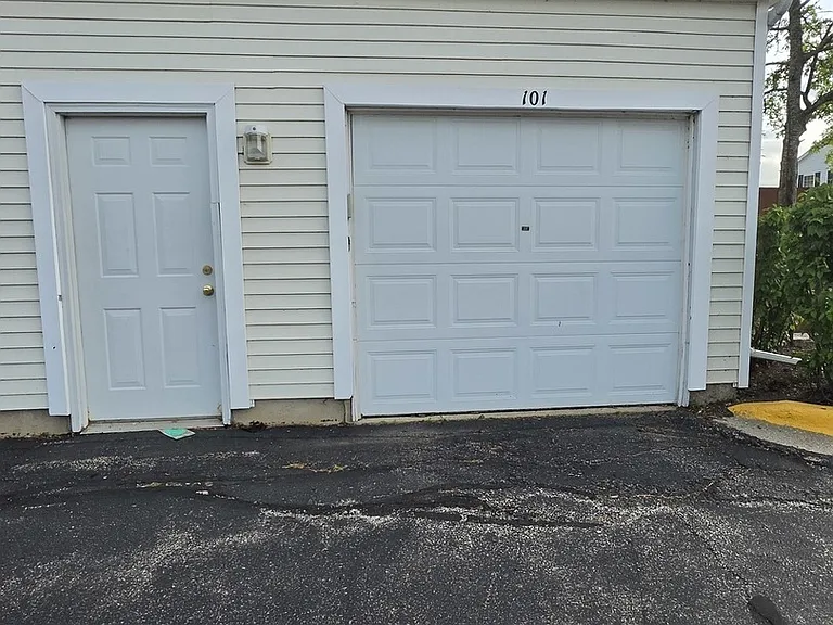 101 Silverstone Dr #101 — Photo 20