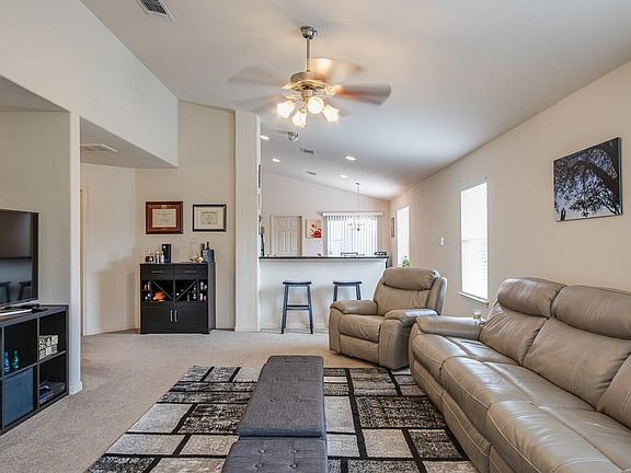 3rd image of 2320 Nestlewood Dr