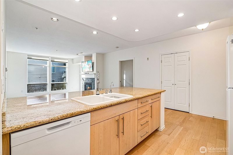 3rd image of 3221 SW Avalon Way #313