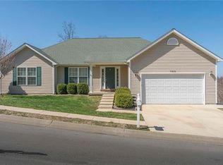 703 Douglas St, New Haven, MO 63068