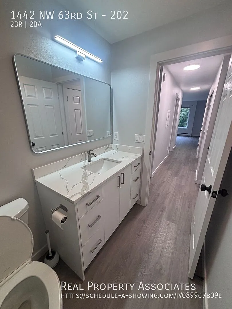 Ballard 2 Bed 2 Bath Condo Available Now! — Photo 4