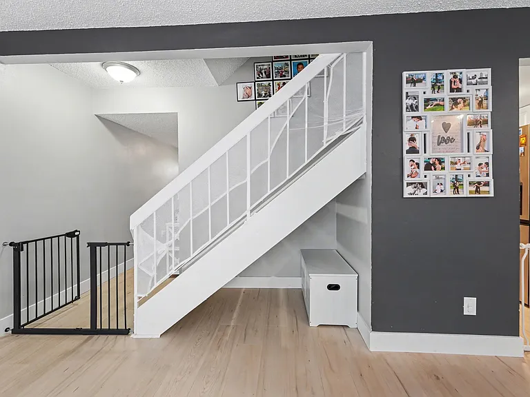 1819 Clearbrooke Dr — Photo 6