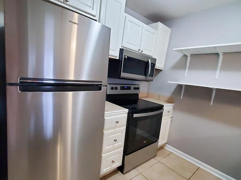 1721 Ryder Dr #6 — Photo 4