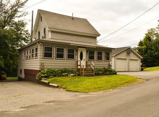 83 High St, Dexter, ME 04930