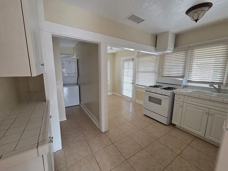 821 Raymond Ave — Photo 11