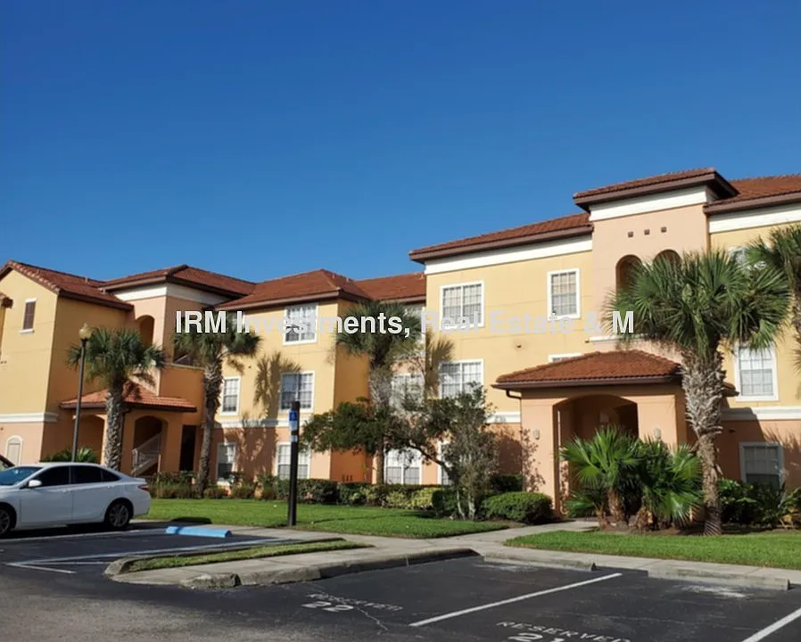 5447 Vineland Rd #1104