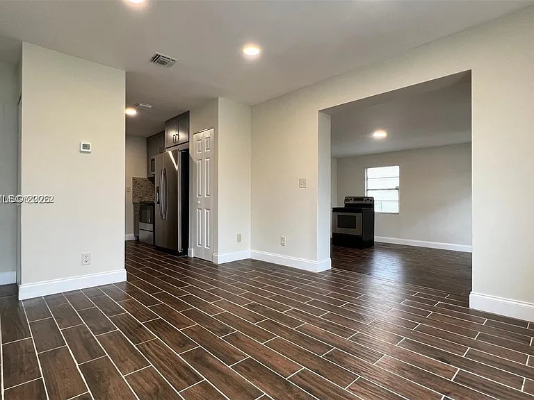 2130 Funston St — Photo 3
