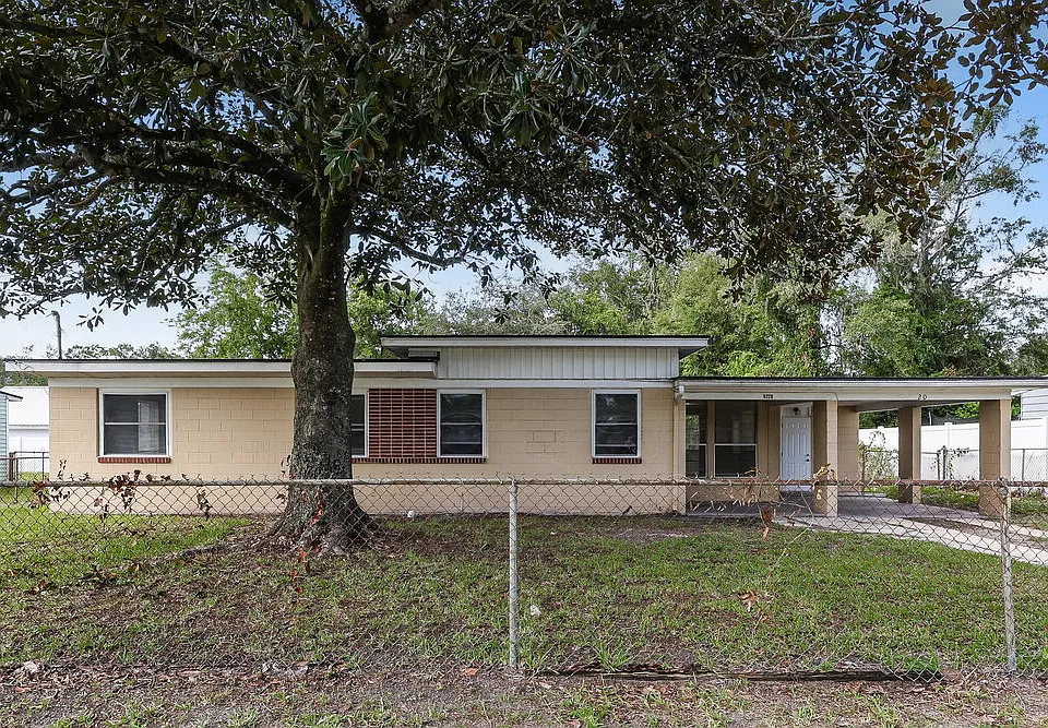 5220 Seaspray Ave
