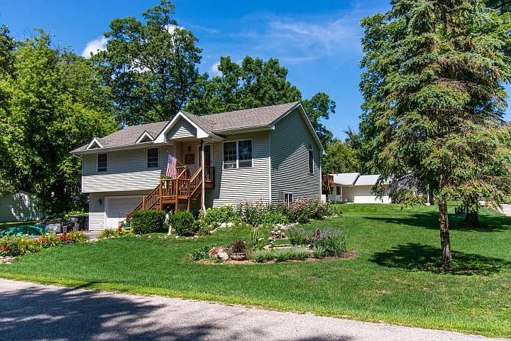1st image of 3564 W Woodland Dr