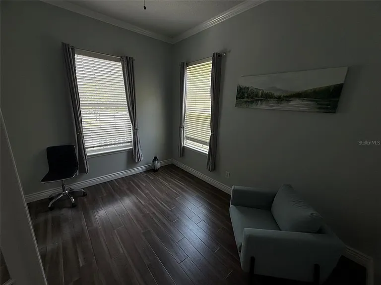 109 Grace Ave — Photo 23