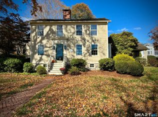 29 New City St, Essex, CT 06426