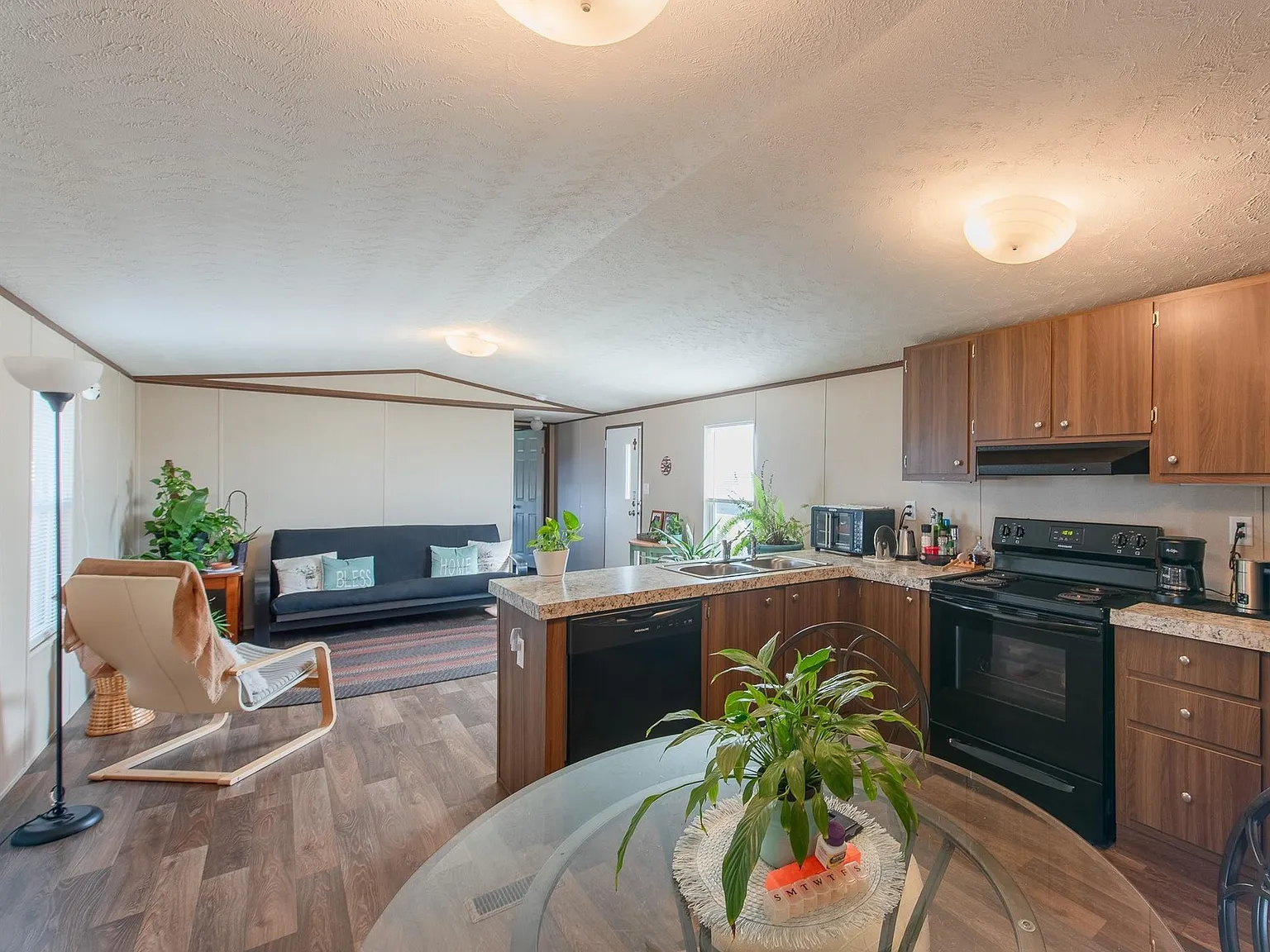 2 bed, 2.0 bath, $1,300 — Photo 4