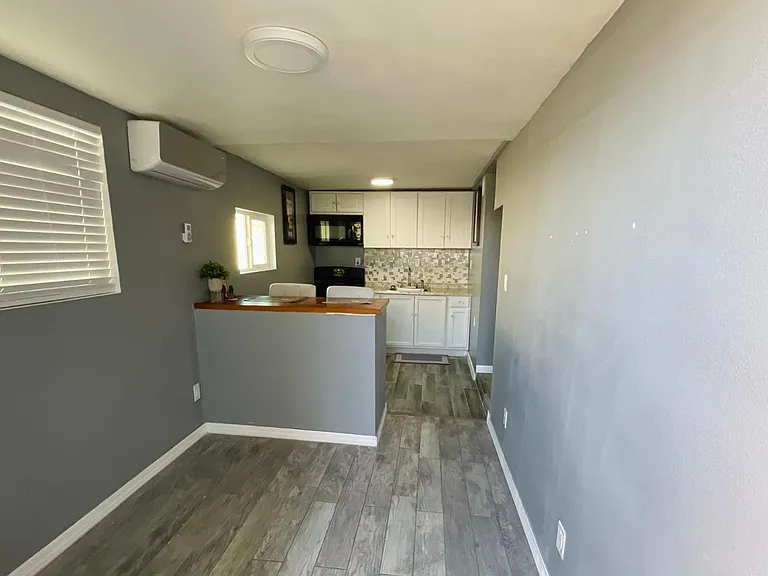 3720 W Mauna Loa Ln #STUDIO — Photo 3