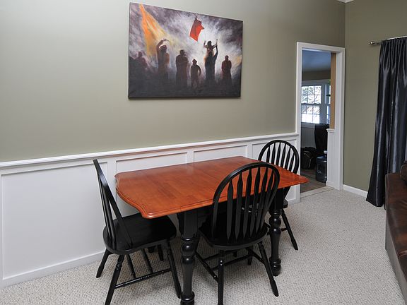 5th image of 702 Holly Stream Ct