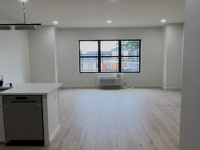 358-364 Van Houten St #302 — Photo 1