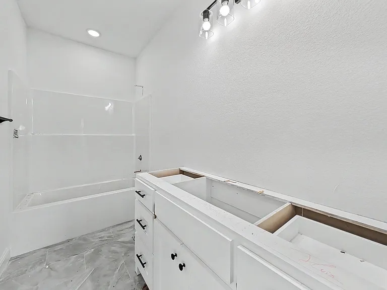 7767 Scenic Valley Ave — Photo 18