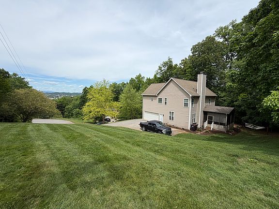 2nd image of 10720 Deep Woods Ln