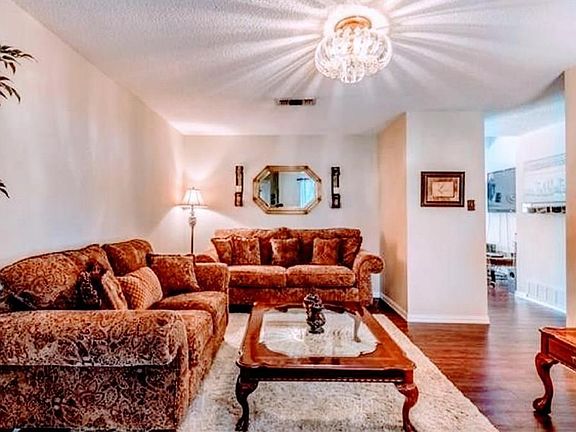 4th image of 2709 Casa Blanca Ct S
