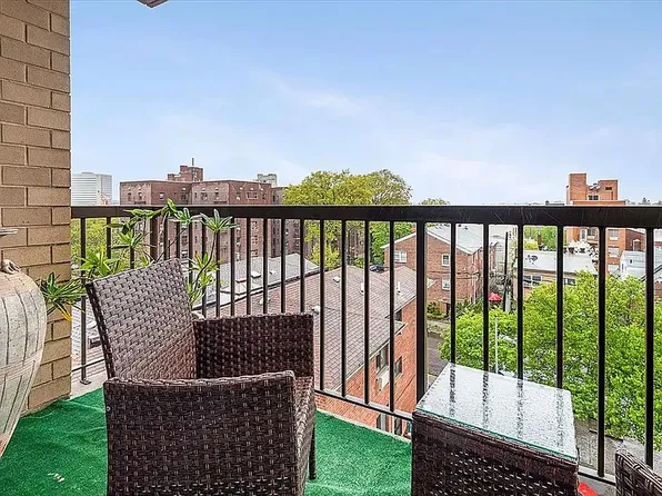 135-08 82nd Ave #504, Jamaica, NY 11435