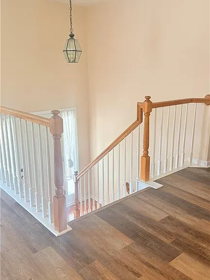 1475 Brookdale Dr — Photo 5