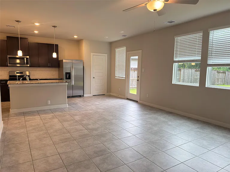 5723 Madden Ln — Photo 10