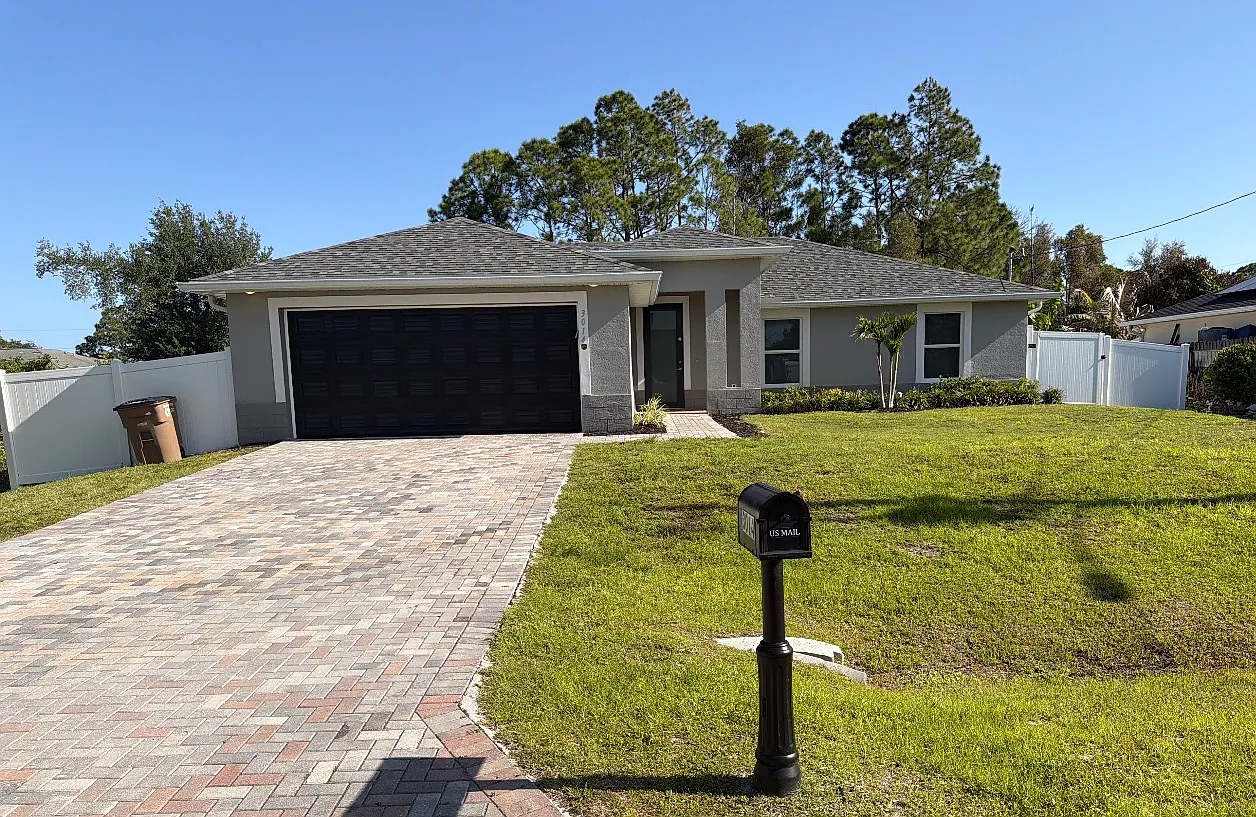 3 bed, 1618 sqft, $2,200 — Photo 1