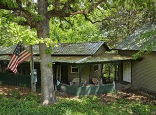 889 Powell Rd, Kirbyville, MO 65679