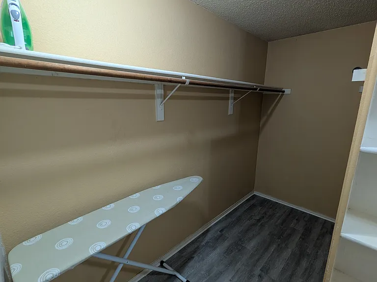 3216 Meadowview Dr — Photo 33