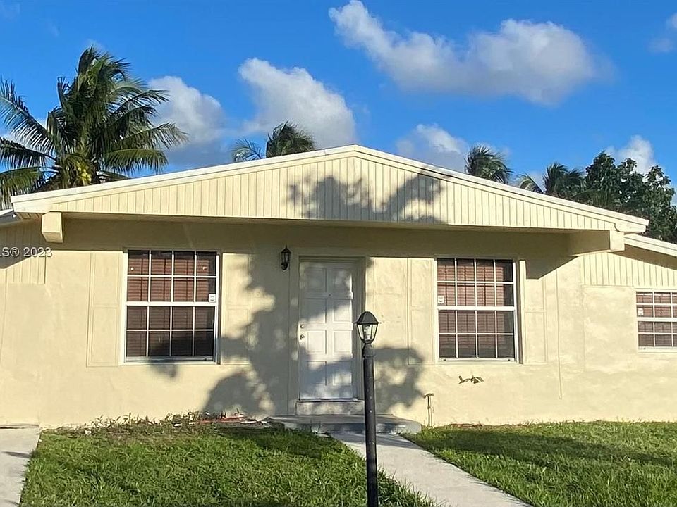 1st image of 20181 NW 15th Ave