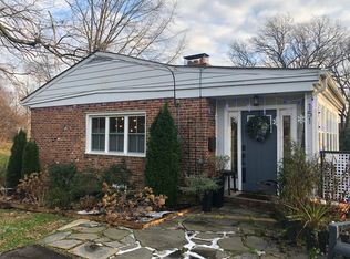 151 S Pershing Dr, Arlington, VA 22204