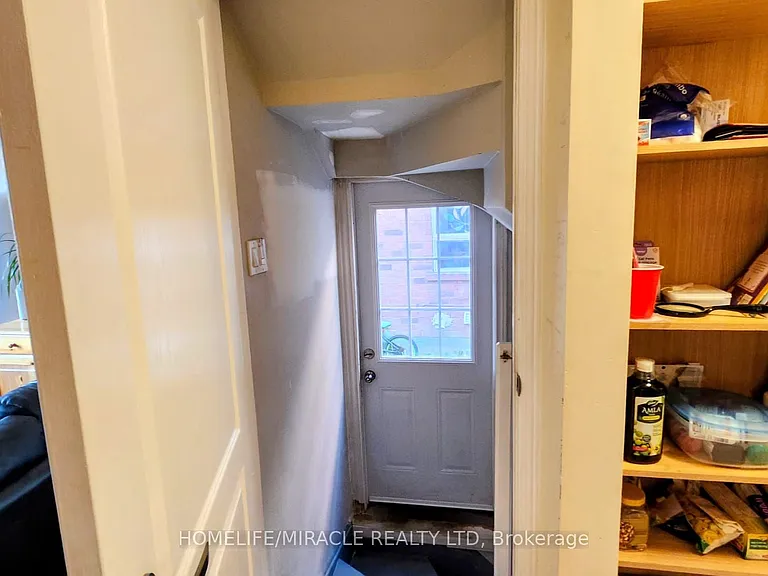 102 Whiteface Cres — Photo 17